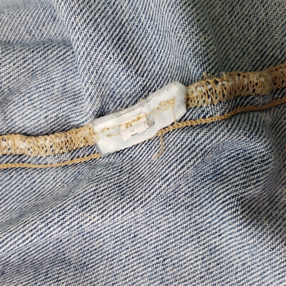 HOLLISTER light wash denim jacket - Picture 7 of 15